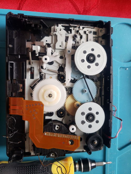 爱华JS415磁带随身听拆机打理与换电容复活指南（附电路手册与磁带复录机介绍）